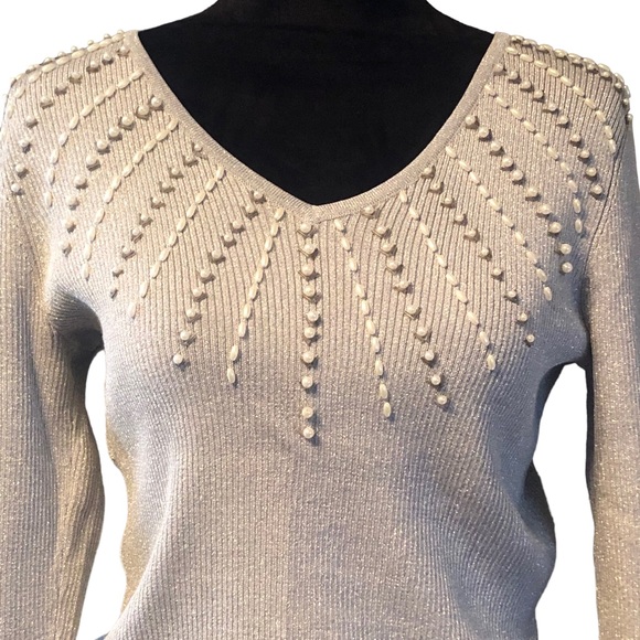 Cable & Gauge Silver Studded & Pearl Sweater size Large - Picture 3 of 8
